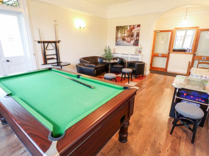 Caxton House, thirteen-bedroom holiday home in Skegness town centre, Lincolnshire. Off-road parking.