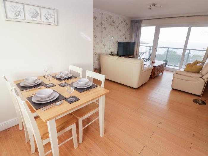 54 Croft Court, Tenby, Pembrokeshire. Near Pembrokeshire National Park. Close to amenities and beach