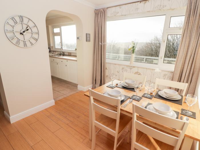 54 Croft Court, Tenby, Pembrokeshire. Near Pembrokeshire National Park. Close to amenities and beach