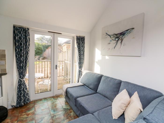 1 Keepers Cottage, Dartmouth, Devon. Open-plan. Off-road parking. Smart TV. En-suiteRural location.