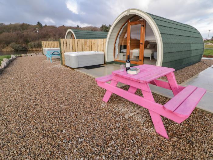 The Wheelhouse Pod No. 2, in Burtonport, County Donegal. Close to beach and shop. Hot tub. Romantic.