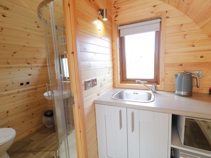 The Wheelhouse Pod No. 2, in Burtonport, County Donegal. Close to beach and shop. Hot tub. Romantic.