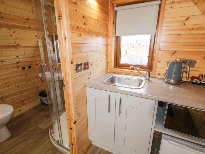 The Wheelhouse Pod No. 3, in Burtonport, County Donegal. Close to beach and shop. Hot tub. Romantic.