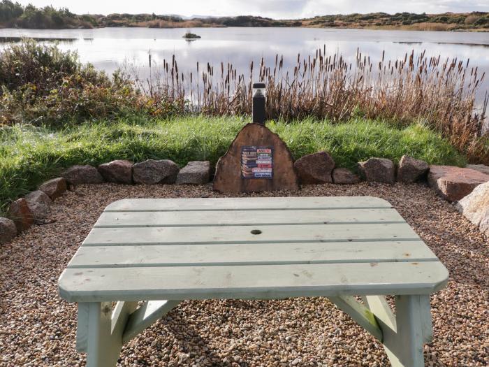 The Wheelhouse Pod No. 3, in Burtonport, County Donegal. Close to beach and shop. Hot tub. Romantic.