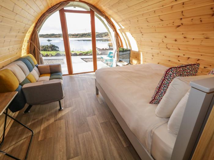 The Wheelhouse Pod No. 6, in Burtonport, County Donegal. Close to beach and shop. Hot tub. Romantic.