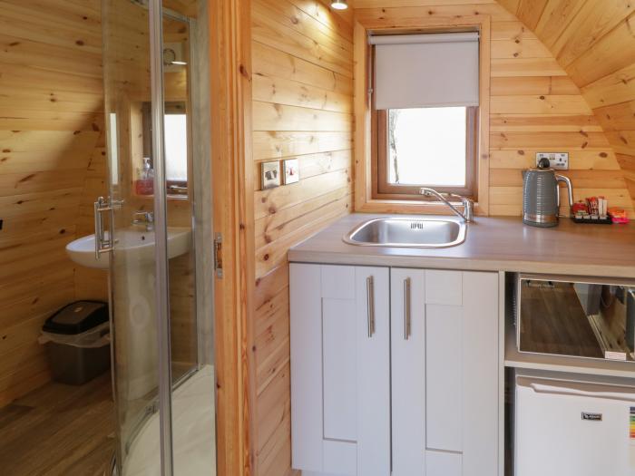 The Wheelhouse Pod No. 6, in Burtonport, County Donegal. Close to beach and shop. Hot tub. Romantic.