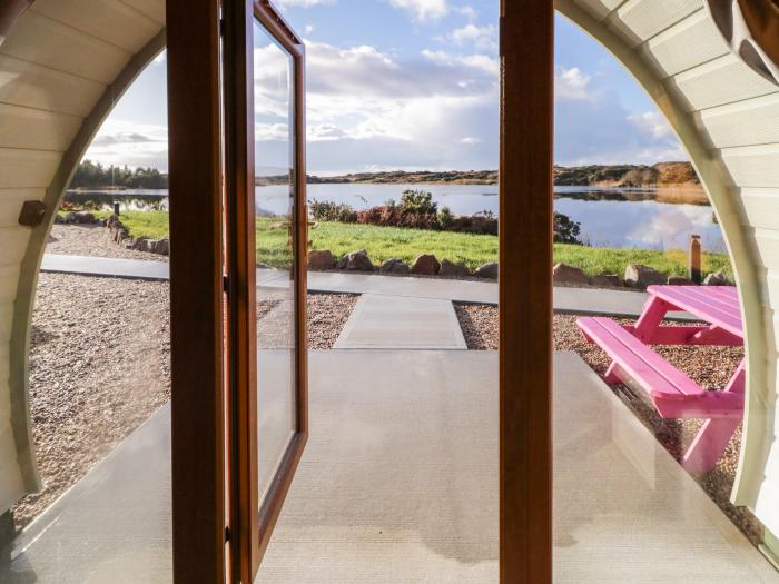 The Wheelhouse Pod No. 7, in Burtonport, County Donegal. Close to beach and shop. Hot tub. Romantic.