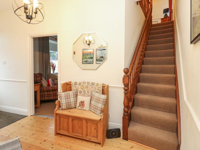 Harker View Cottage in Reeth, North Yorkshire. Pet-friendly. Woodburning stove. Enclosed patio. WiFi