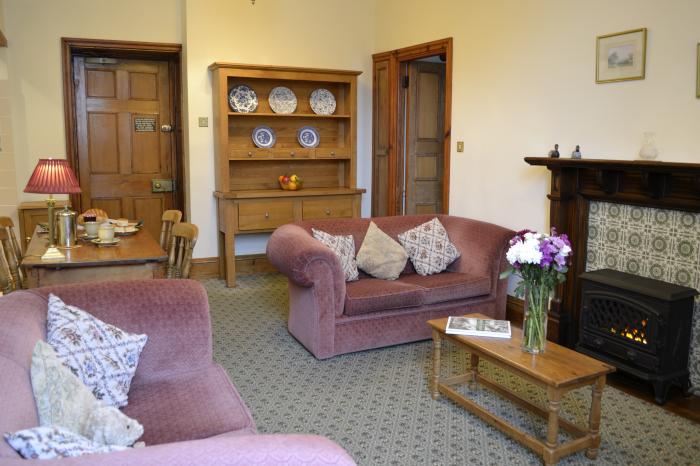 Bassett Apartment, Berrynarbor near Ilfracombe, Devon. Dog-friendly. On-site facilities. Heated pool