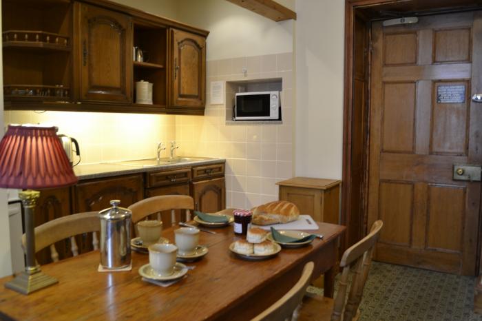 Bassett Apartment, Berrynarbor near Ilfracombe, Devon. Dog-friendly. On-site facilities. Heated pool