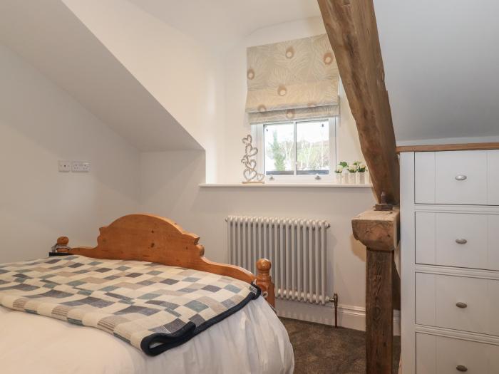 Old Watermill, Allithwaite, Cumbria. Open-plan living. Washer/dryer. Rural views. Lawned garden. TV.