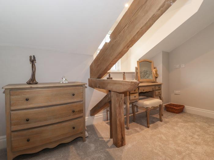 Old Watermill, Allithwaite, Cumbria. Open-plan living. Washer/dryer. Rural views. Lawned garden. TV.