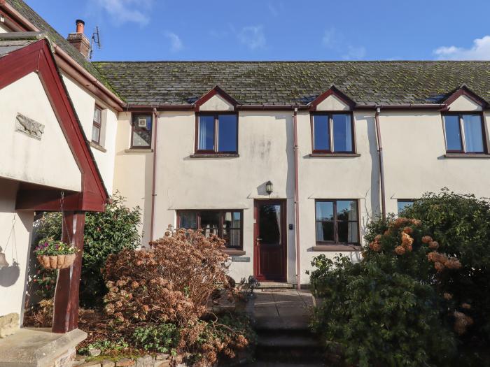 Coombe Cottage, Beaples Barton near South Molton, Devon. Near a National Park. Pet-friendly. Fishing