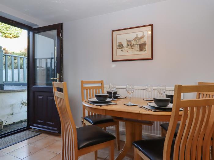 Coombe Cottage, Beaples Barton near South Molton, Devon. Near a National Park. Pet-friendly. Fishing