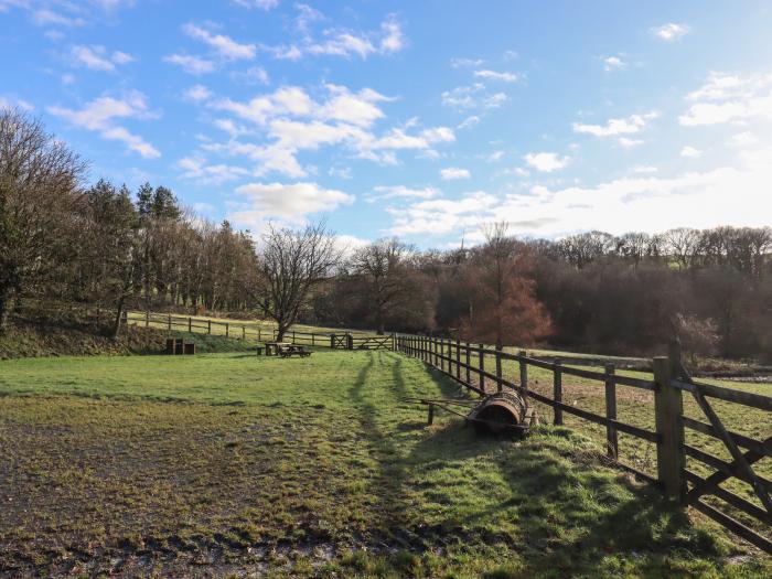 Coombe Cottage, Beaples Barton near South Molton, Devon. Near a National Park. Pet-friendly. Fishing