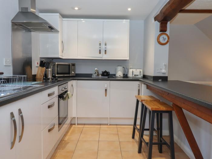 Coombe Cottage, Beaples Barton near South Molton, Devon. Near a National Park. Pet-friendly. Fishing