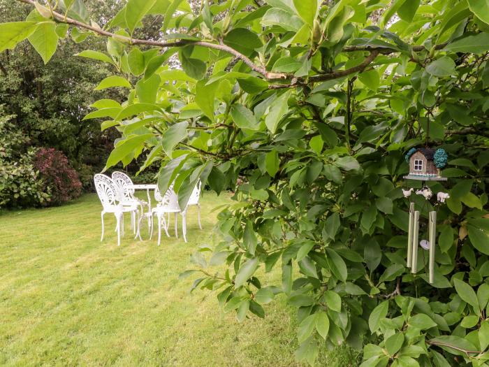 Oak Cottage, Kettlewell, North Yorkshire. Two bedrooms. Beautiful private garden & woodburning stove