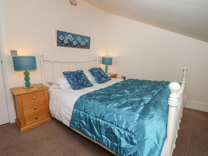 Apt. 3 is in Scarborough, North Yorkshire. 2-bed apartment near the beach, amenities and attractions