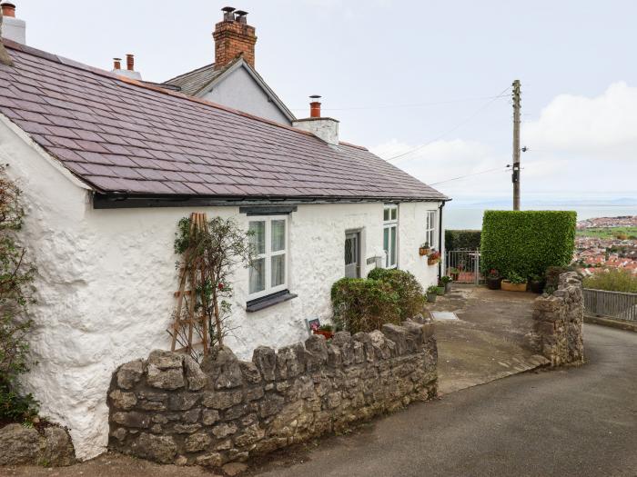 Craiglwyd Bach, Llandudno, Conwy