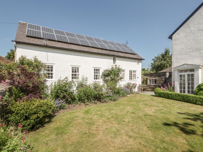 The Old Schoolhouse and Cottage, Bishop's Castle, Shropshire. Detached, 18th-century, with a hot tub