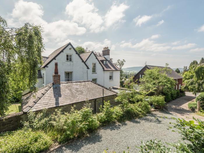 The Old Schoolhouse and Cottage, Bishop's Castle, Shropshire. Detached, 18th-century, with a hot tub