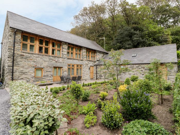 Hendoll Barn, Wales