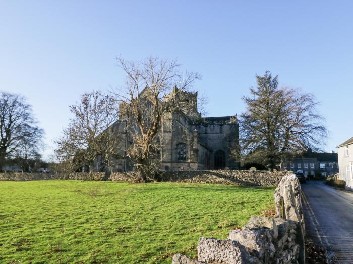 Cartmel Flat, Cartmel, Cumbria. First-floor apartment, ideal for a couple. Near national park & shop