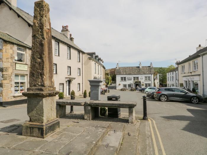 Cartmel Flat, Cartmel, Cumbria. First-floor apartment, ideal for a couple. Near national park & shop