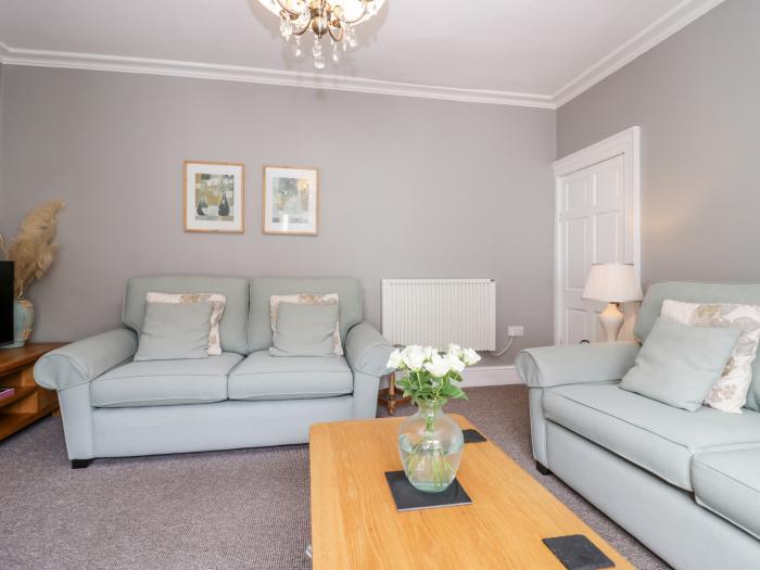 Cartmel Flat, Cartmel, Cumbria. First-floor apartment, ideal for a couple. Near national park & shop