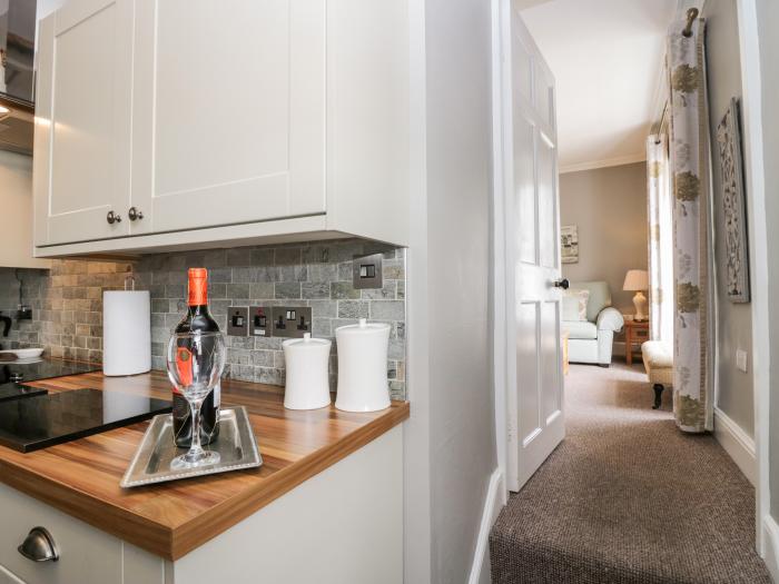 Cartmel Flat, Cartmel, Cumbria. First-floor apartment, ideal for a couple. Near national park & shop