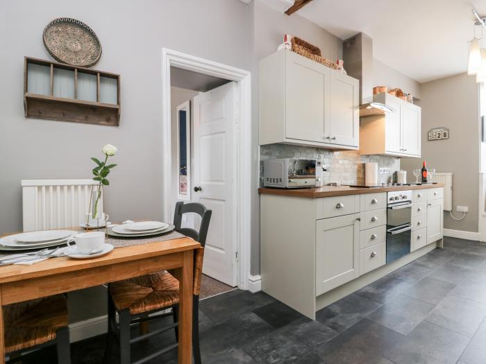 Cartmel Flat, Cartmel, Cumbria. First-floor apartment, ideal for a couple. Near national park & shop