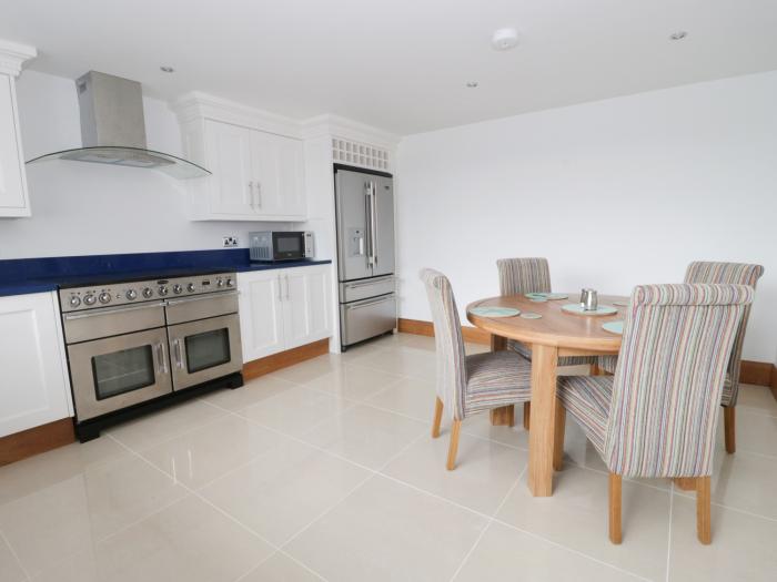 Beach House Apartment, Benllech