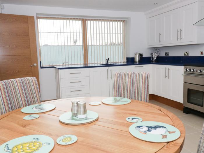 Beach House Apartment, Benllech