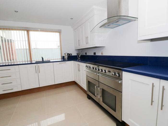 Beach House Apartment, Benllech