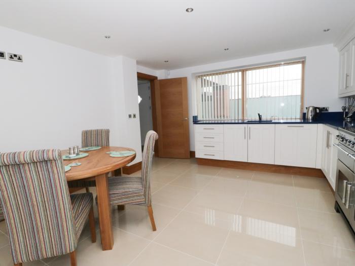 Beach House Apartment, Benllech