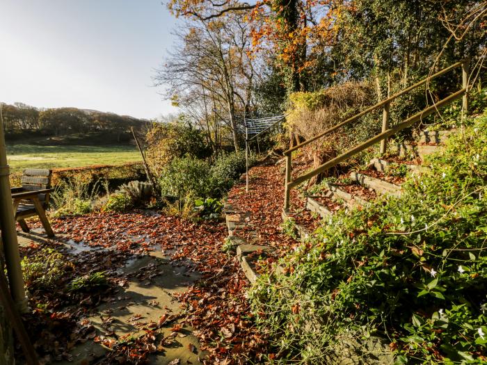 Gardd Ynys, Wales