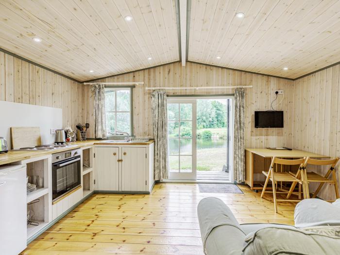 Lakeside Cabin, Devon