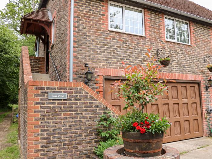 Miswells Cottages - Lake View, West Sussex