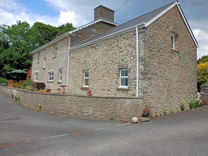 Dolau Farmhouse, Ceredigion