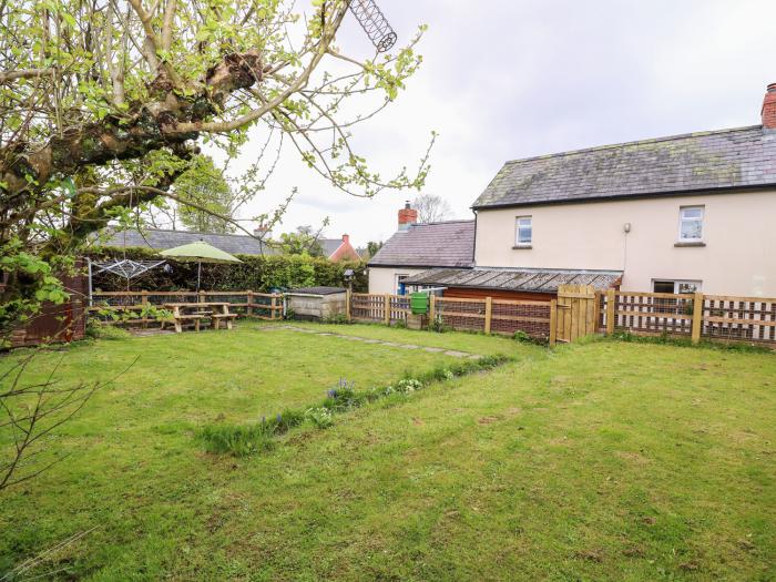 Cozy Cwtch Cottage, Wales