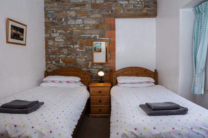 Warren Cottage near Torrington, Devon. In a rural location. Pet-friendly. Shared indoor heated pool.