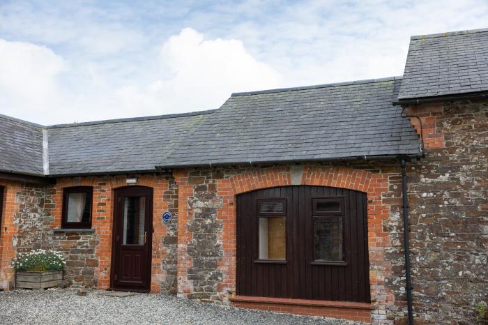 Warren Cottage near Torrington, Devon. In a rural location. Pet-friendly. Shared indoor heated pool.