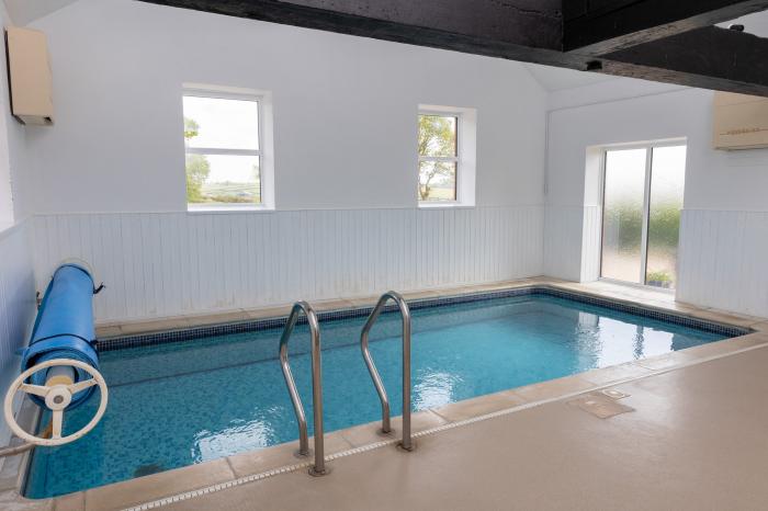 Warren Cottage near Torrington, Devon. In a rural location. Pet-friendly. Shared indoor heated pool.