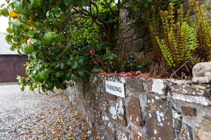 Warren Cottage near Torrington, Devon. In a rural location. Pet-friendly. Shared indoor heated pool.