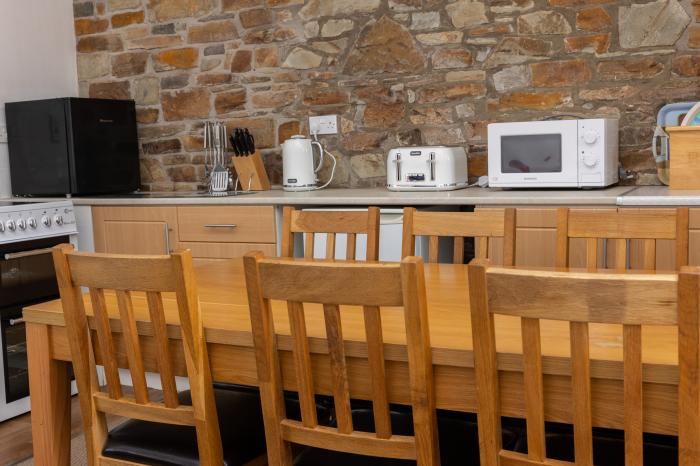 Warren Cottage near Torrington, Devon. In a rural location. Pet-friendly. Shared indoor heated pool.