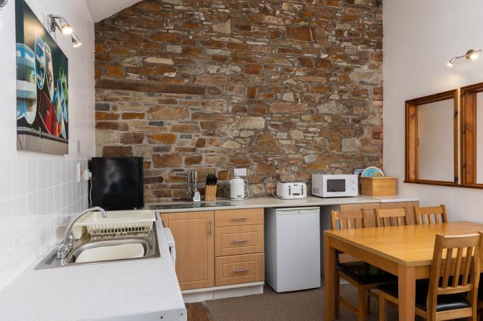 Warren Cottage near Torrington, Devon. In a rural location. Pet-friendly. Shared indoor heated pool.