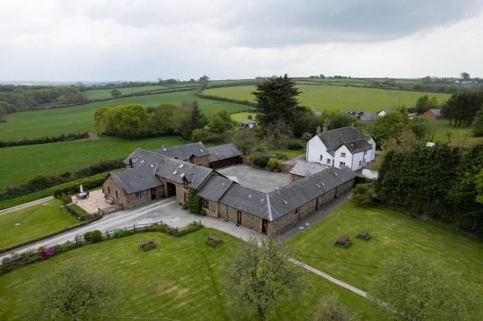 Warren Cottage near Torrington, Devon. In a rural location. Pet-friendly. Shared indoor heated pool.