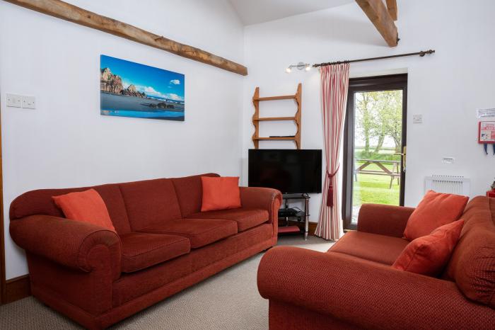 Warren Cottage near Torrington, Devon. In a rural location. Pet-friendly. Shared indoor heated pool.