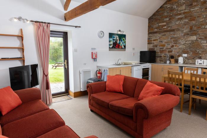 Warren Cottage near Torrington, Devon. In a rural location. Pet-friendly. Shared indoor heated pool.