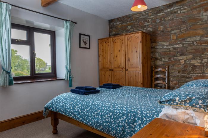 Warren Cottage near Torrington, Devon. In a rural location. Pet-friendly. Shared indoor heated pool.